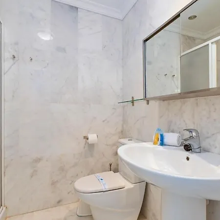 Aram By Aguilarent Γιαβέα