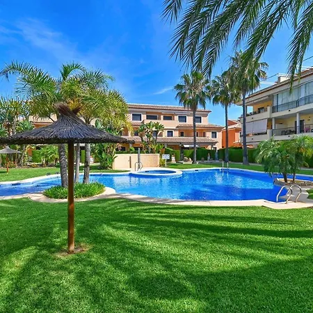 Aram By Aguilarent Γιαβέα