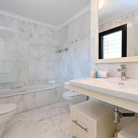 Aram By Aguilarent Apartament *